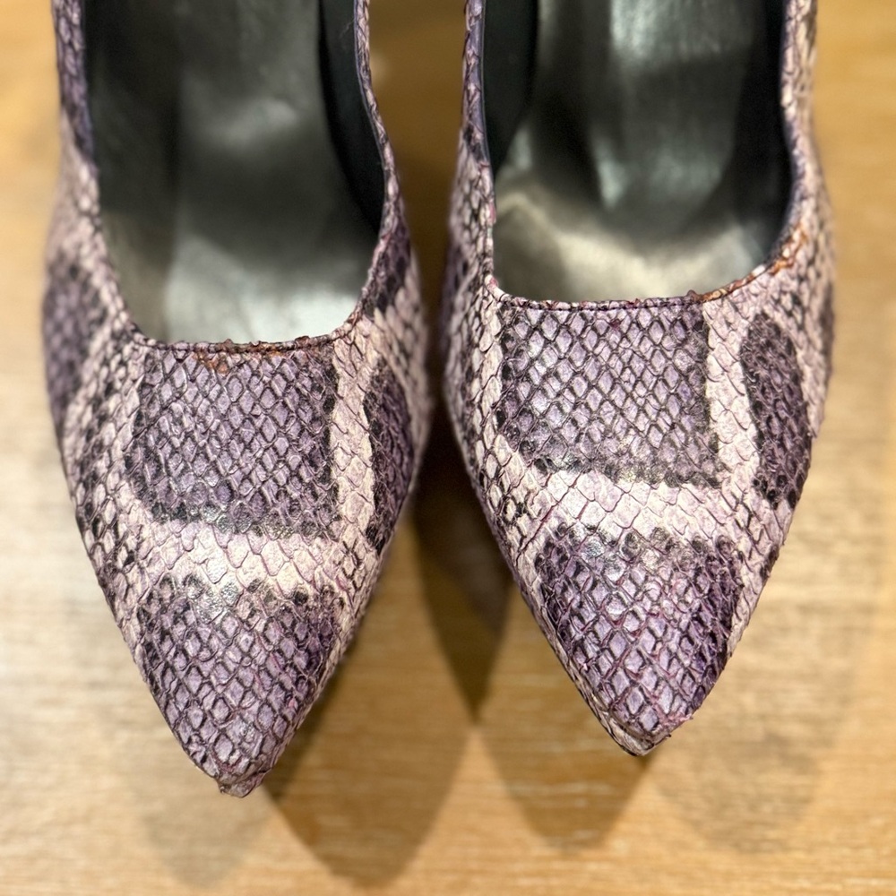 Stuart Weitzman Snakeskin Print Heels Purple‎ Round Toe Platform Size 8.5 - Picture 3 of 14